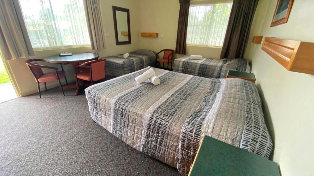 Bucketts Way Motel Gloucester Extérieur photo