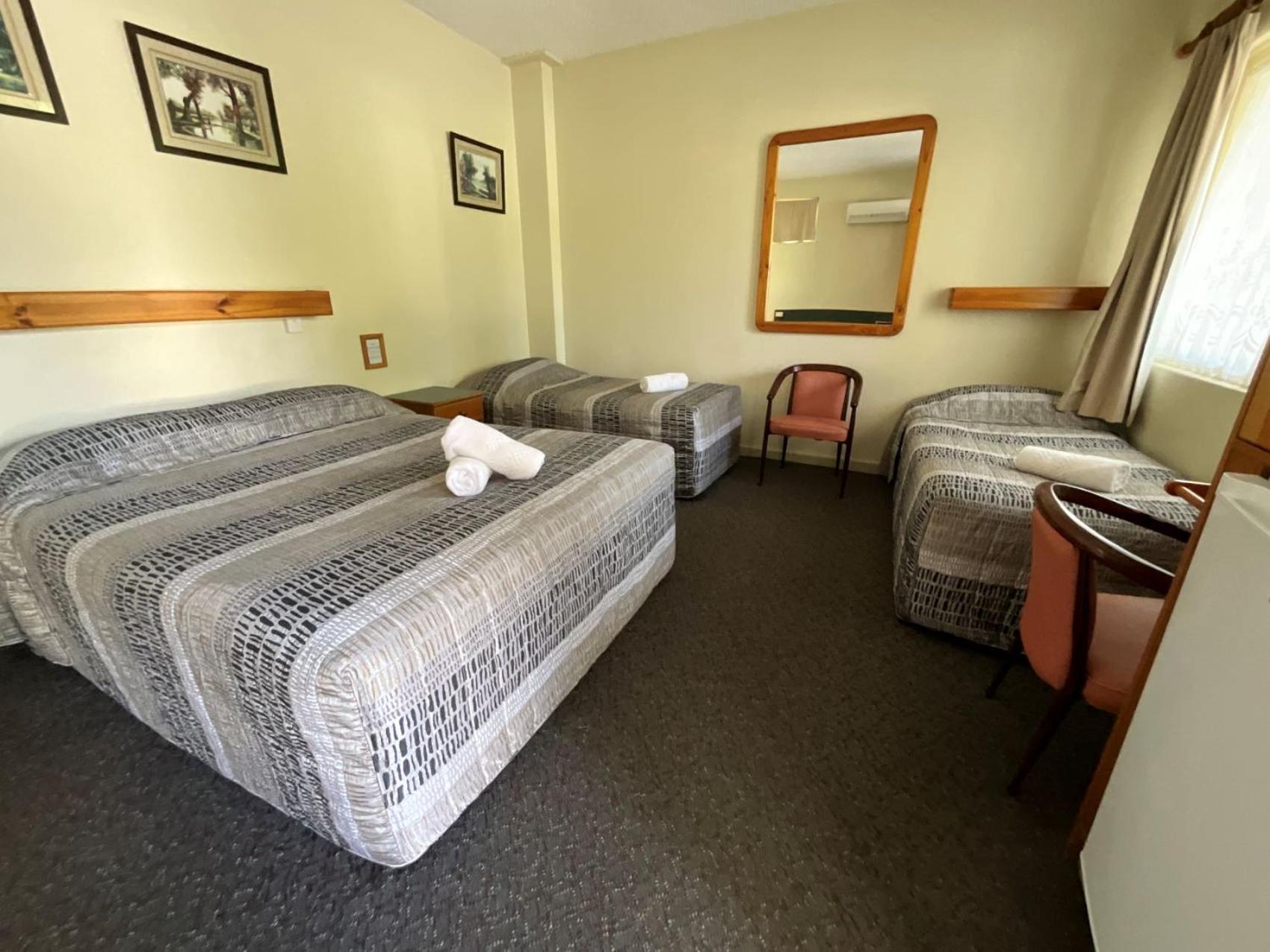 Bucketts Way Motel Gloucester Extérieur photo